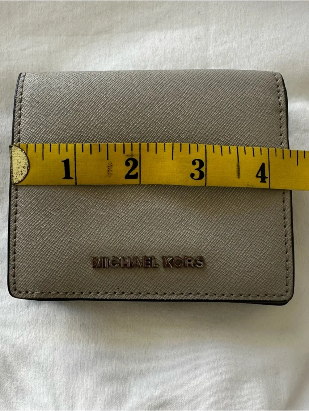 MICHAEL KORS Jet Set Small Saffiano Leather Wallet in Taupe or Light Tan